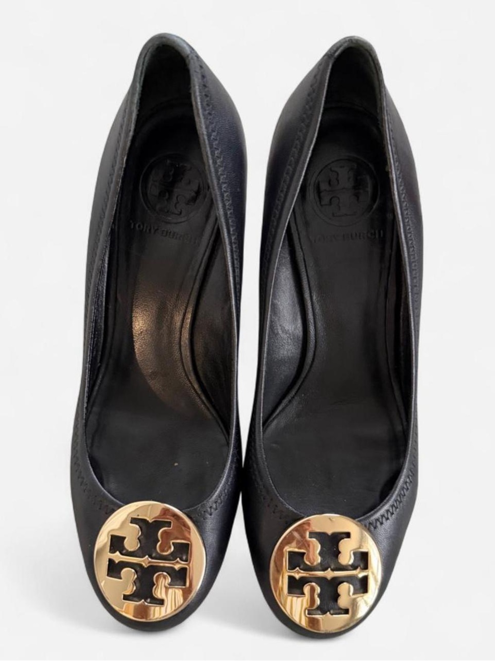EUC TORY BURCH Sally Wedge in Black Leather and Gold Logo